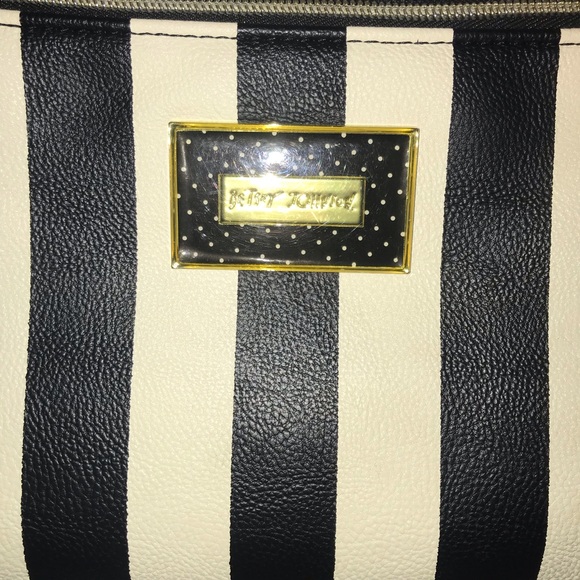 Betsey Johnson’s Purse - Picture 2 of 5